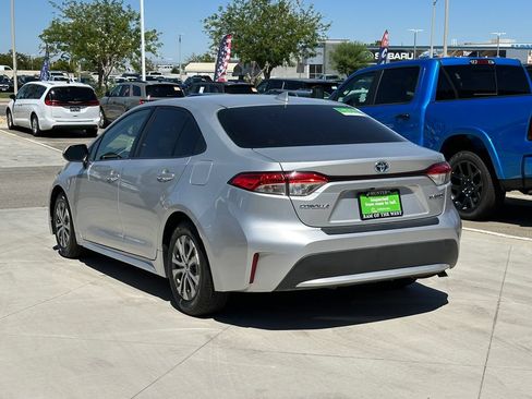 Used 2022 Toyota Corolla LE FWD image 5