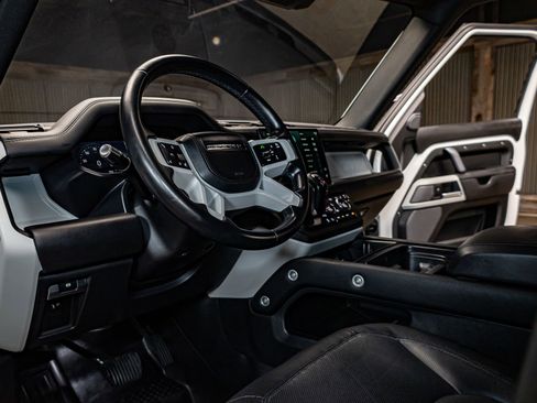 Used 2022 Land Rover Defender 110 X-Dynamic HSE image 15