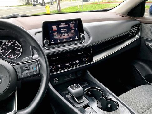 Used 2021 Nissan Rogue SV image 6