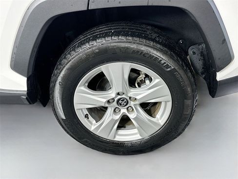 Used 2020 Toyota RAV4 XLE image 28