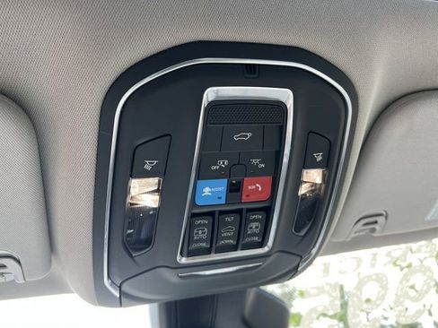 Used 2024 Jeep Wagoneer Series III w/ Premium Group I image 38