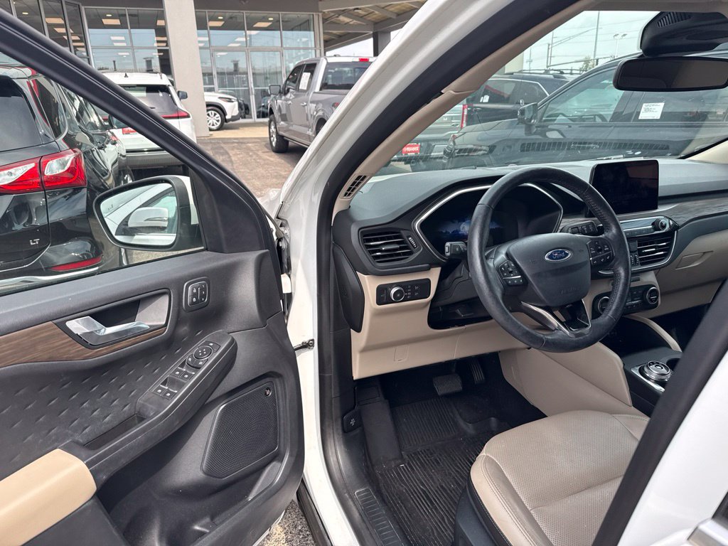 Used 2020 Ford Escape Titanium AWD/4WD image 22