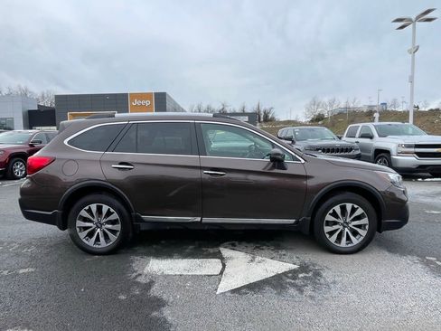 Used 2019 Subaru Outback 3.6R Touring image 2
