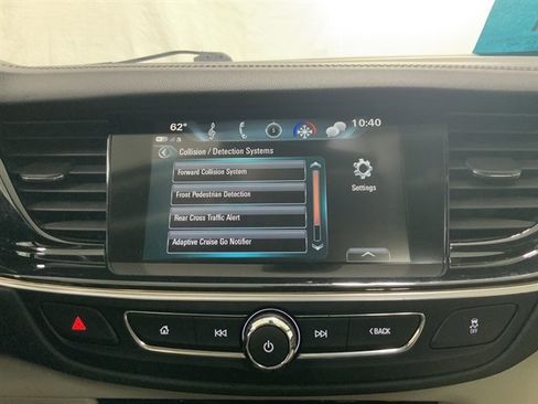 Used 2018 Buick Regal Essence w/ Driver Confidence Package #1 image 32