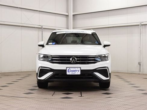 Used 2022 Volkswagen Tiguan SE AWD/4WD image 2