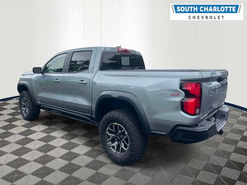 Used 2026 Chevrolet Colorado ZR2 w/ Technology Package AWD/4WD image 6