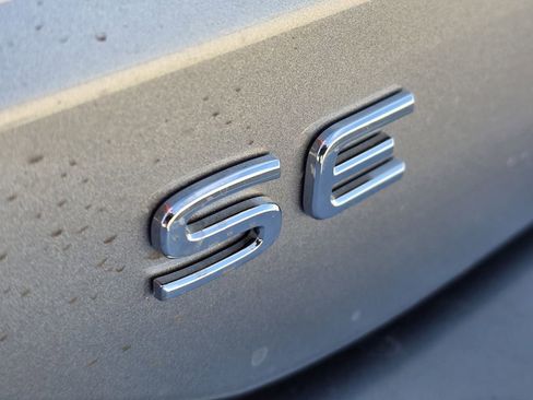 New 2026 Volkswagen Tiguan SE image 7