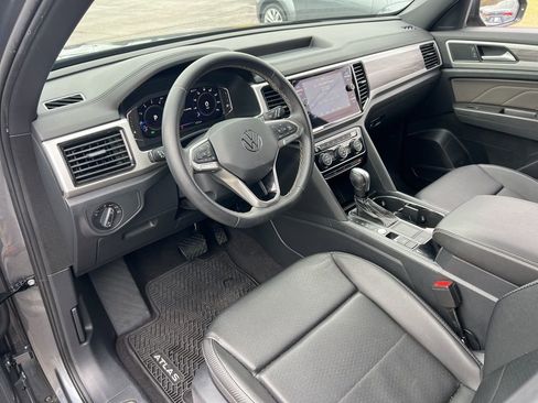 Used 2023 Volkswagen Atlas Cross Sport SE image 14