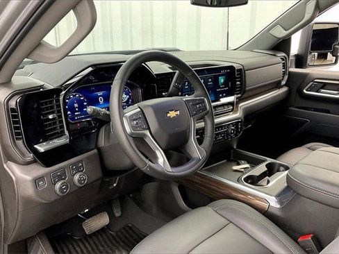 Certified 2025 Chevrolet Silverado 3500 LT image 16