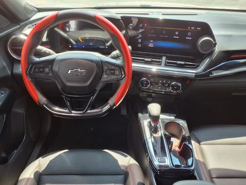 Used 2026 Chevrolet Trax RS w/ Sunroof Package FWD image 13