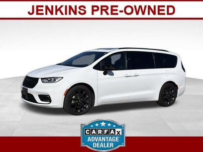 Used 2025 Chrysler Pacifica Limited