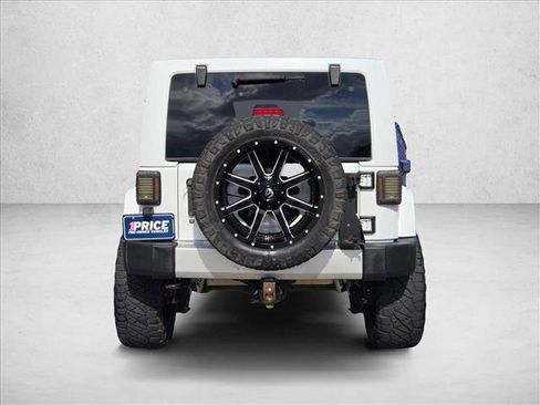 Used 2015 Jeep Wrangler Unlimited Sahara w/ Connectivity Group image 7