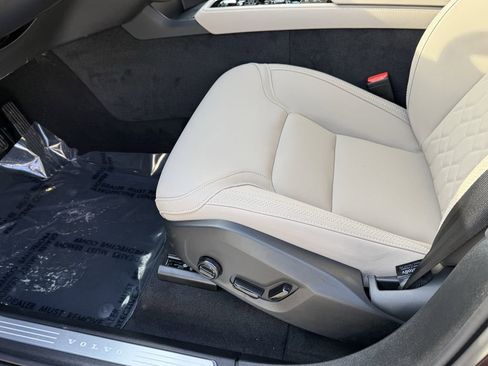 New 2026 Volvo XC90 B6 Plus w/ Protection Package Premier image 16