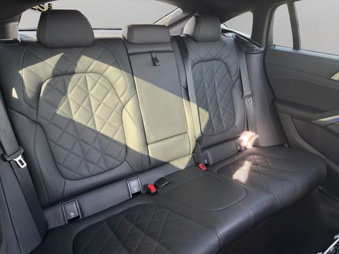 Used 2023 BMW X6 xDrive40i w/ M Sport Package image 19