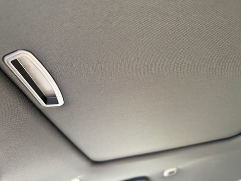 Used 2023 Jeep Grand Cherokee Limited image 21