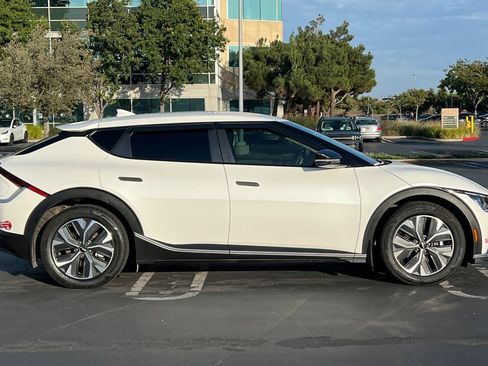 Used 2023 Kia EV6 Light image 3