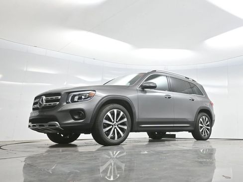 Used 2021 Mercedes-Benz GLB 250 image 48