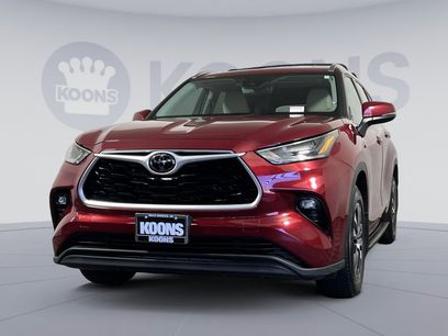 Used 2021 Toyota Highlander XLE