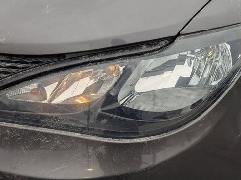 Used 2023 Chrysler Voyager LX image 11