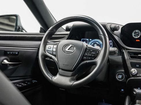 Used 2025 Lexus ES 300h w/ Premium Package FWD image 15
