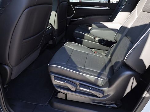 Used 2026 Cadillac Escalade ESV Sport w/ Touring Package AWD/4WD image 17