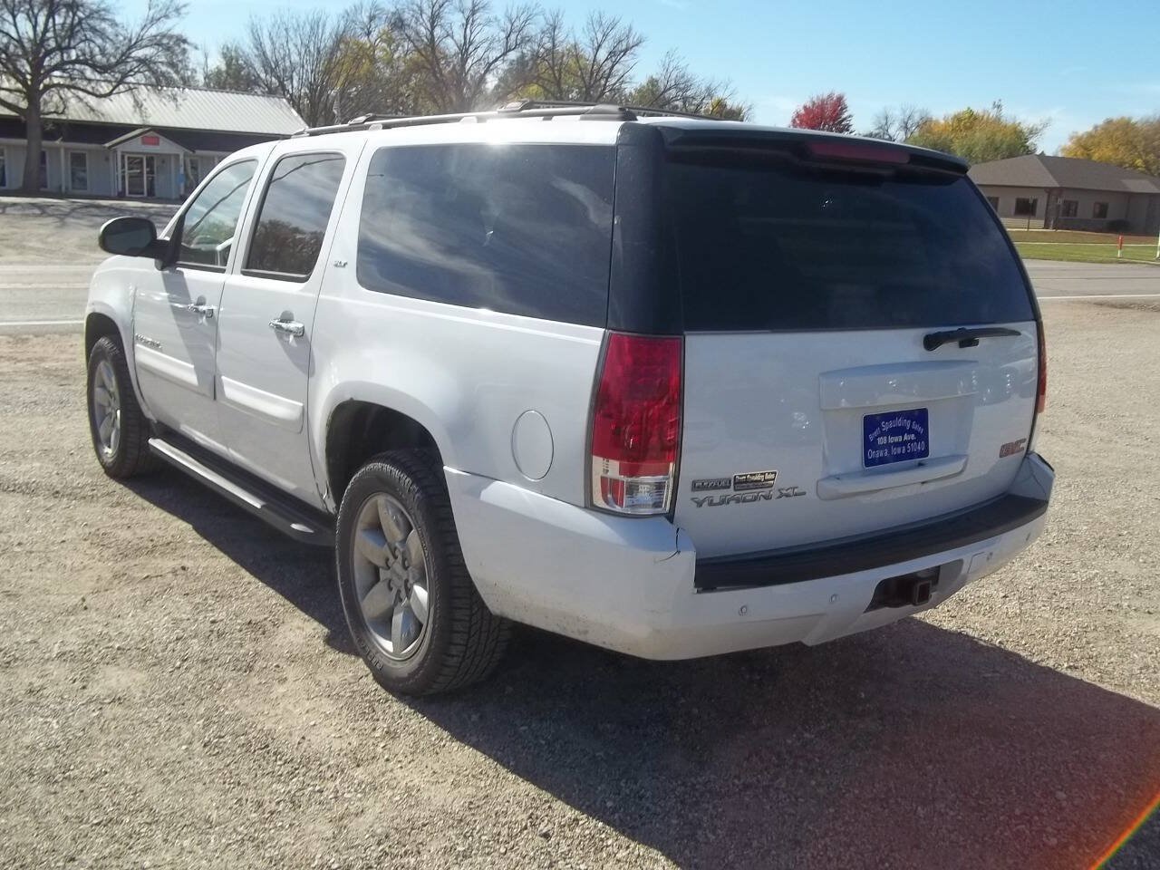 Used 2009 GMC Yukon XL SLT w/ SLT Chrome Edition AWD/4WD image 5