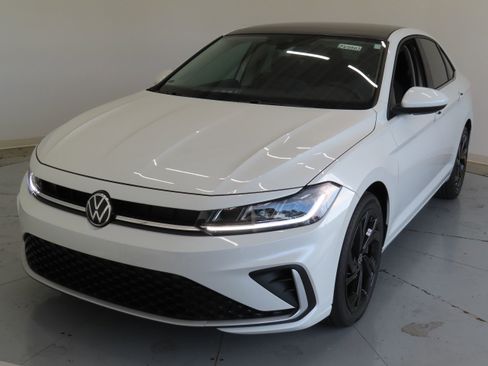 New 2025 Volkswagen Jetta SE image 9