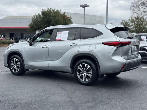 Used 2023 Toyota Highlander XLE image 10