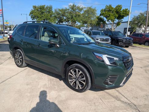 Used 2023 Subaru Forester Limited AWD/4WD image 2