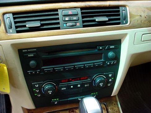 Used 2006 BMW 325xi Sedan image 18