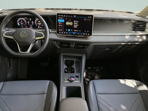 New 2026 Volkswagen Tiguan SE AWD/4WD image 10