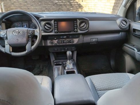 Used 2022 Toyota Tacoma SR image 22