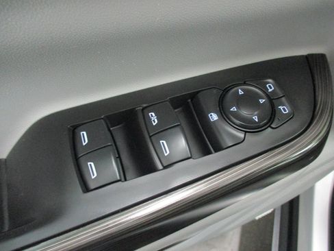 Used 2019 GMC Acadia SLT AWD/4WD image 17