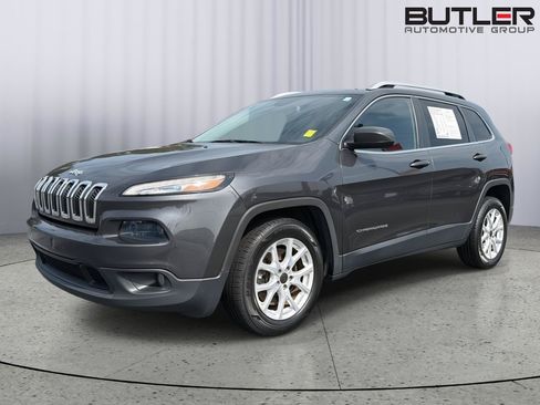 Used 2016 Jeep Cherokee Latitude FWD image 2