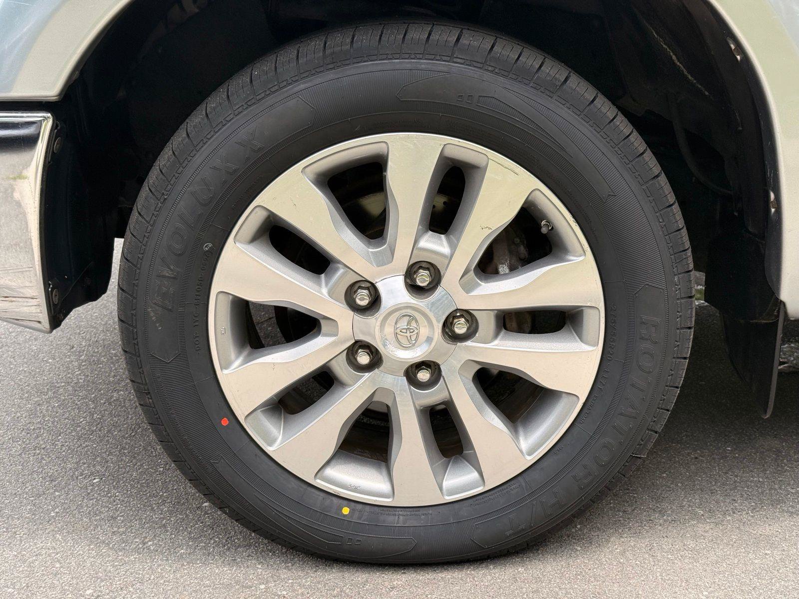 Used 2012 Toyota Tundra Limited w/ Platinum Pkg AWD/4WD image 17