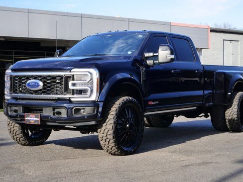Used 2025 Ford F450 Platinum w/ FX4 Off-Road Package image 6