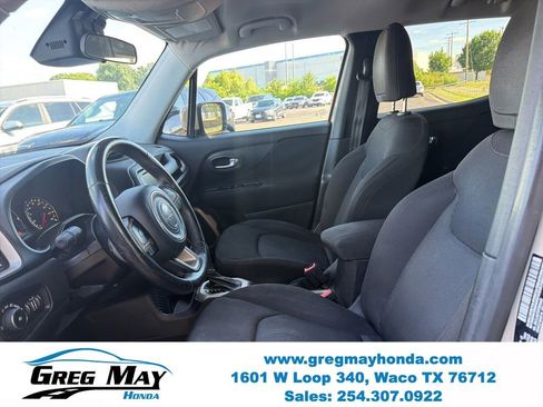 Used 2015 Jeep Renegade Latitude w/ Popular Equipment Group FWD image 11