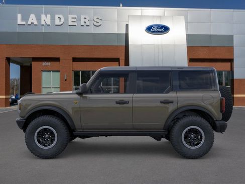 New 2026 Ford Bronco Badlands image 3