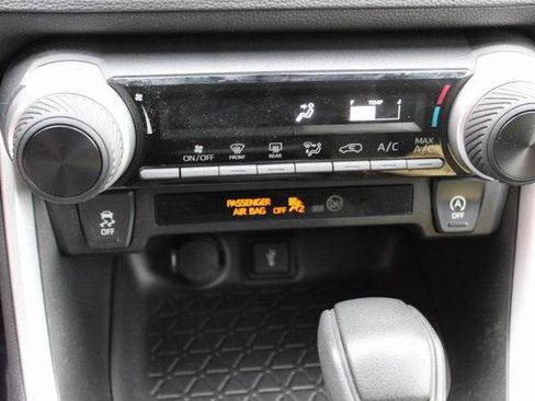 Certified 2021 Toyota RAV4 LE AWD/4WD image 16
