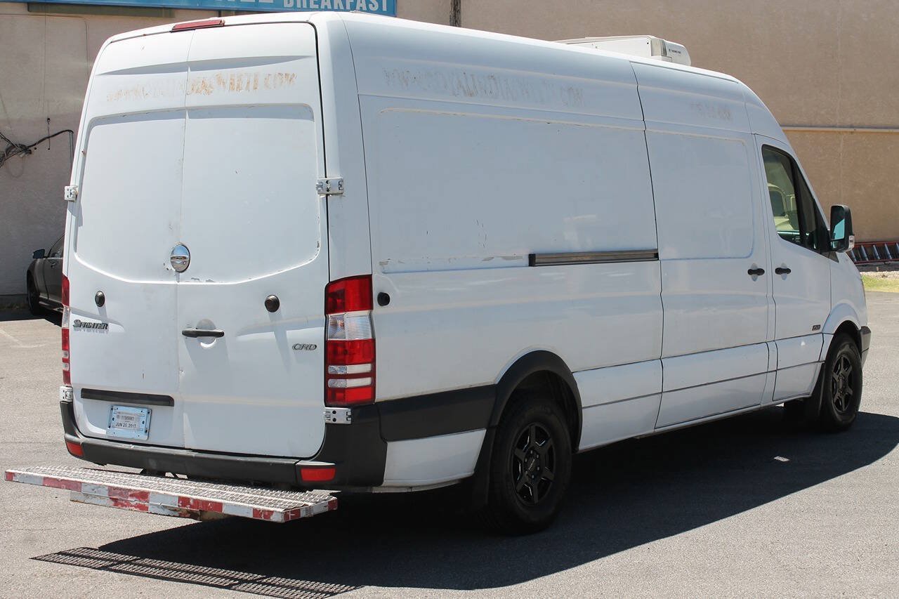 Used 2008 Freightliner Sprinter 2500 RWD image 8