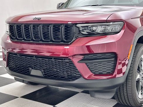 New 2025 Jeep Grand Cherokee 4WD image 5
