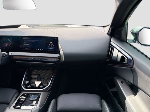 Used 2025 BMW X3 xDrive30i w/ Premium Package image 19