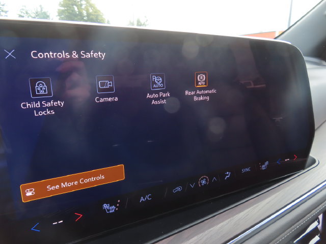Certified 2026 Chevrolet Suburban LT w/ Comfort Package AWD/4WD image 27