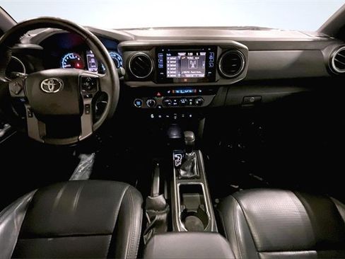 Used 2019 Toyota Tacoma TRD Off-Road image 16
