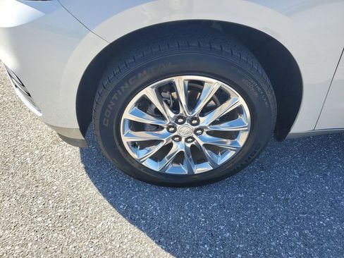 Used 2021 Buick Enclave Premium w/ Sun and Sites Package image 18