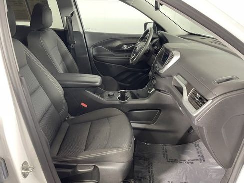Used 2024 GMC Terrain SLE image 16