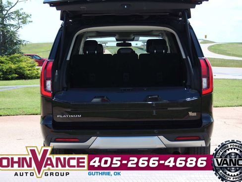 Used 2025 Ford Expedition Platinum AWD/4WD image 8