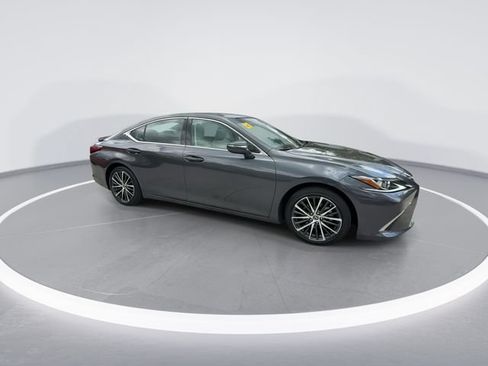 Used 2025 Lexus ES 300h w/ Premium Package FWD image 9