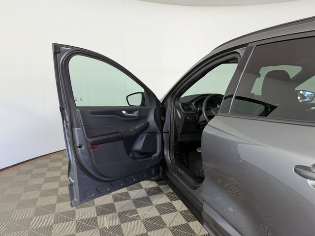 Used 2024 Ford Escape ST-Line w/ Tech Pack #1 AWD/4WD image 14