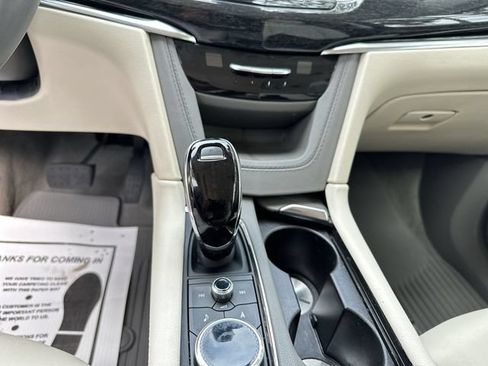 Certified 2023 Cadillac XT6 Premium Luxury FWD image 28